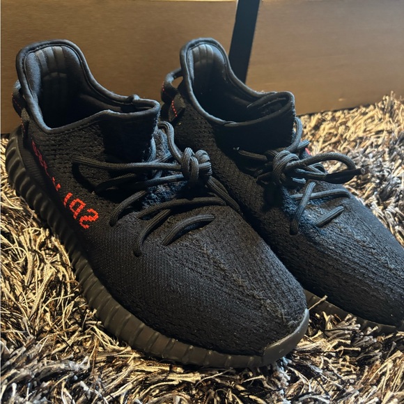 adidas Yeezy Boost 350 V2 Bred  Black/Red